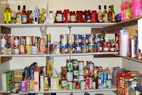 How to pack canned goods for moving