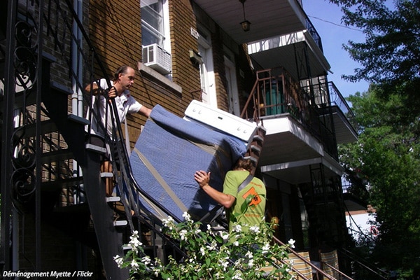 How to move home appliances