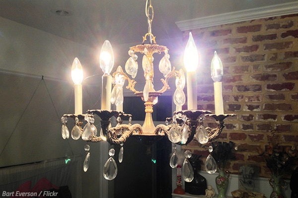 How to pack a chandelier for moving