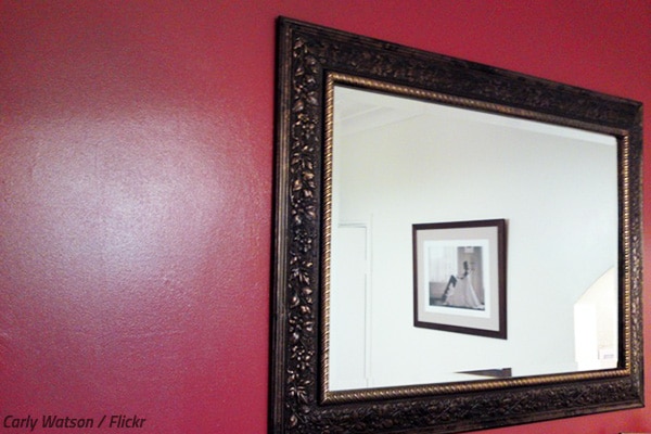 How to pack a mirror for moving