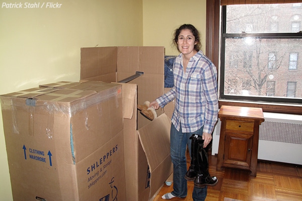 How to pack hanging clothes