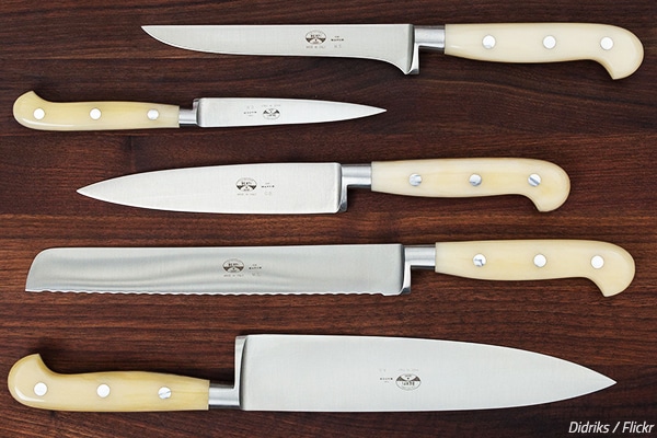 How to pack knives when moving