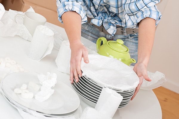 how to pack dishes for moving