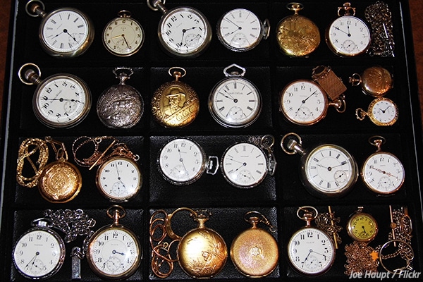 How to pack valuables