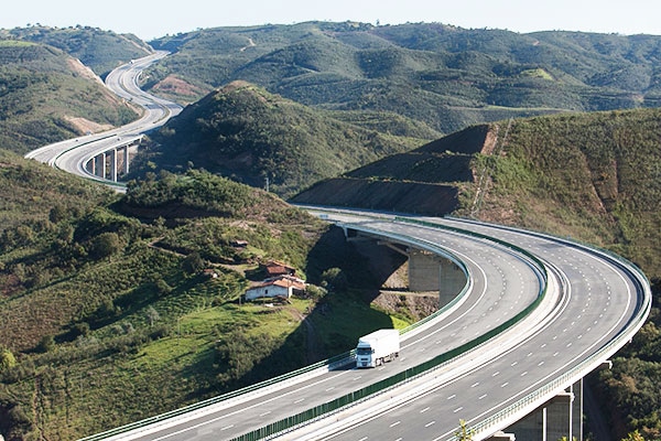 Tips on how to plan a long distance move.