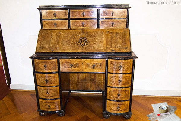 Single item movers will deliver your tresured article intact and unscathed.