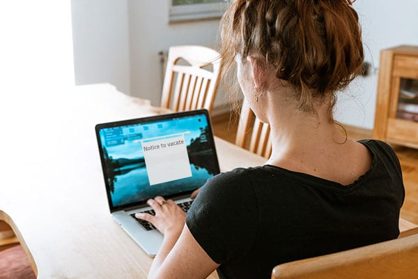 Find out how to write a notice to vacate correctly.