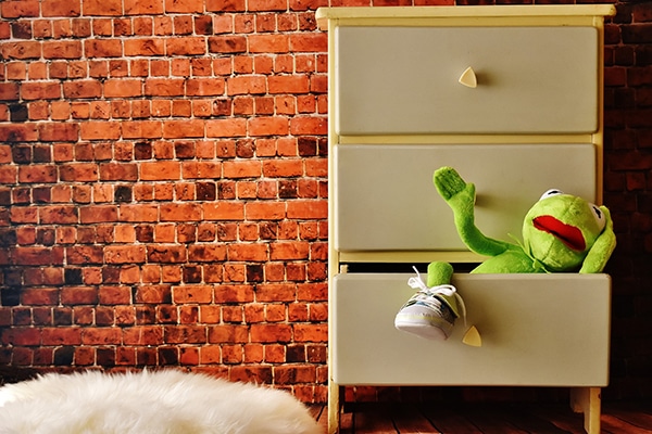 How to pack drawers for moving