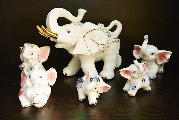 How to pack porcelain figurines for moving