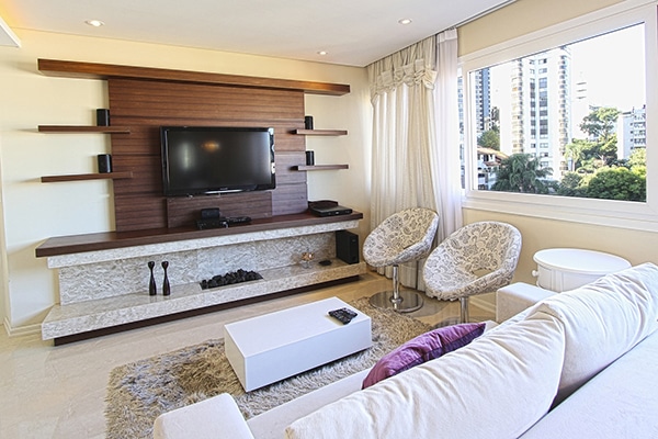 Find out what to bring when moving into a furnished apartment.