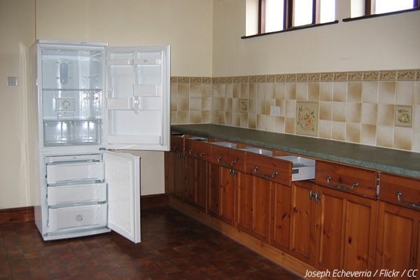 How to move a refrigerator by yourself