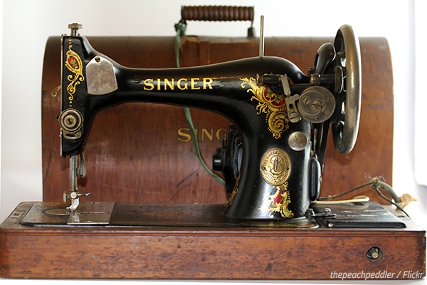 How to pack a sewing machine