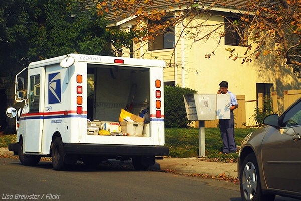 How to ship boxes by mail when moving house