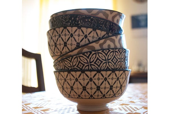 It's important to know how to pack bowls for moving safely.